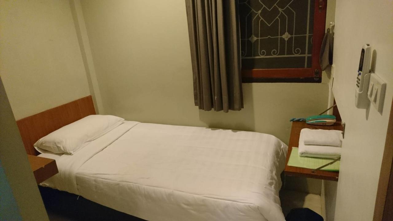 华南蓬1号酒店 曼谷 外观 照片