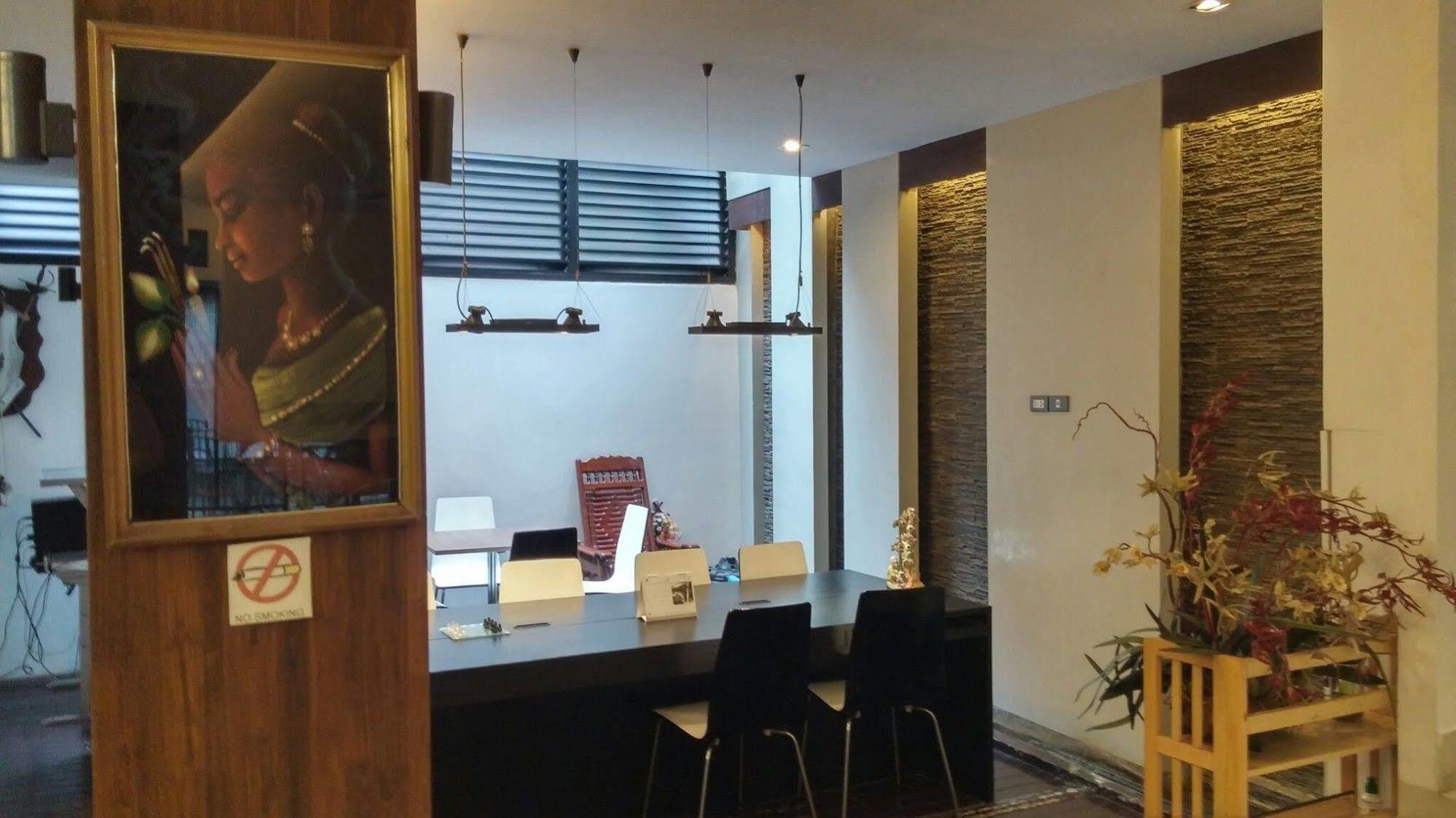 华南蓬1号酒店 曼谷 外观 照片