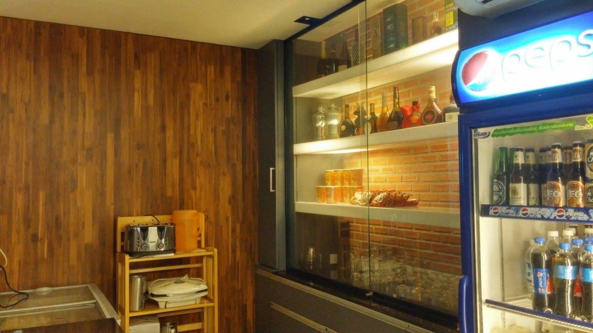 华南蓬1号酒店 曼谷 外观 照片